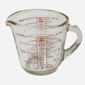 Vintage PYREX 516 Glass Measuring Cup Red Lettering Closed D-Handle 2 Cup/1 Pint